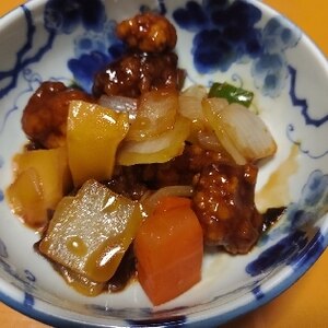 野菜たっぷり彩り豊かな肉団子の酢豚